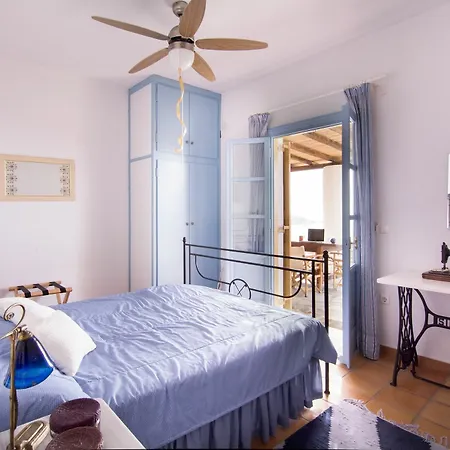 Medluxe Villas Houlakia * Fanari (Mykonos)